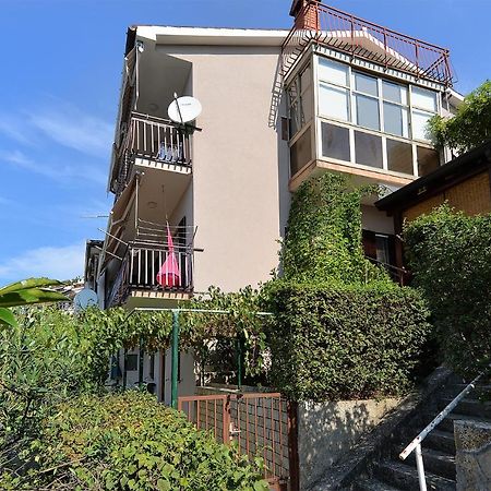 Apartment Near The Sea 650 Rabac Esterno foto
