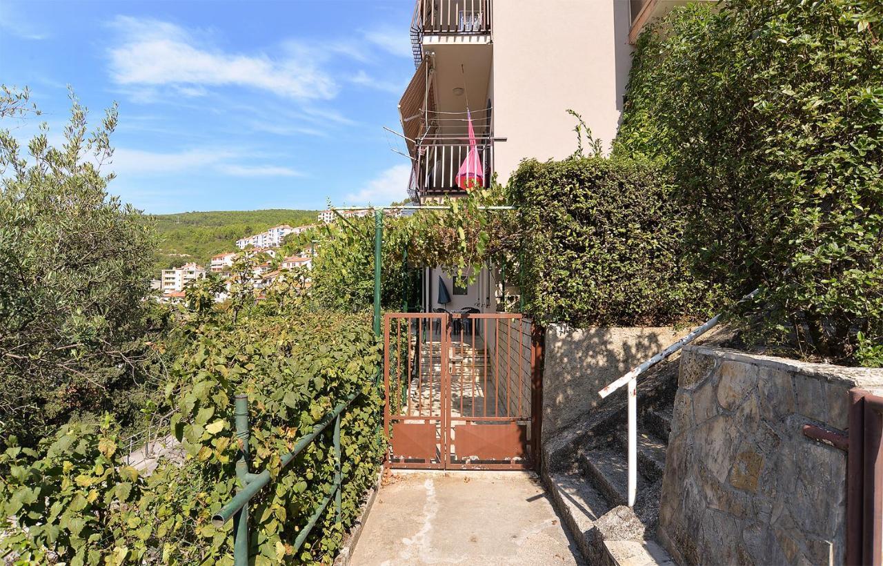 Apartment Near The Sea 650 Rabac Esterno foto