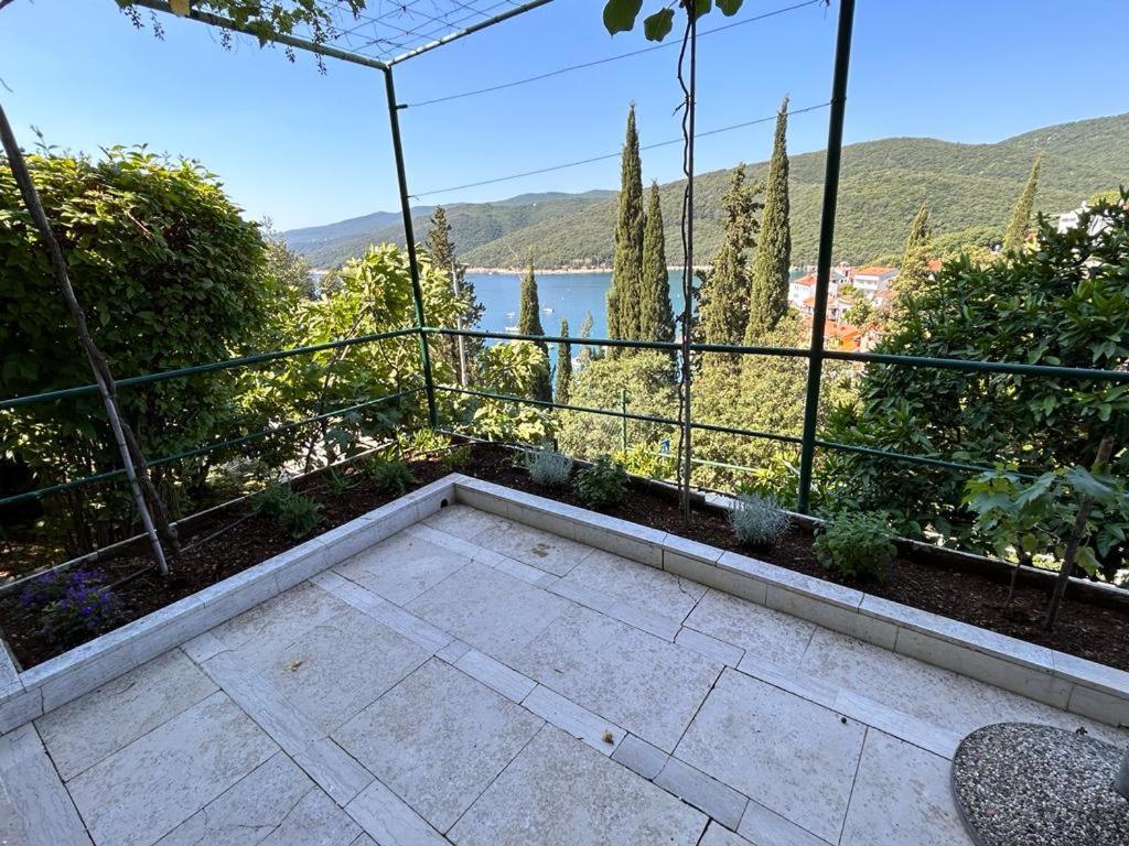 Apartment Near The Sea 650 Rabac Esterno foto