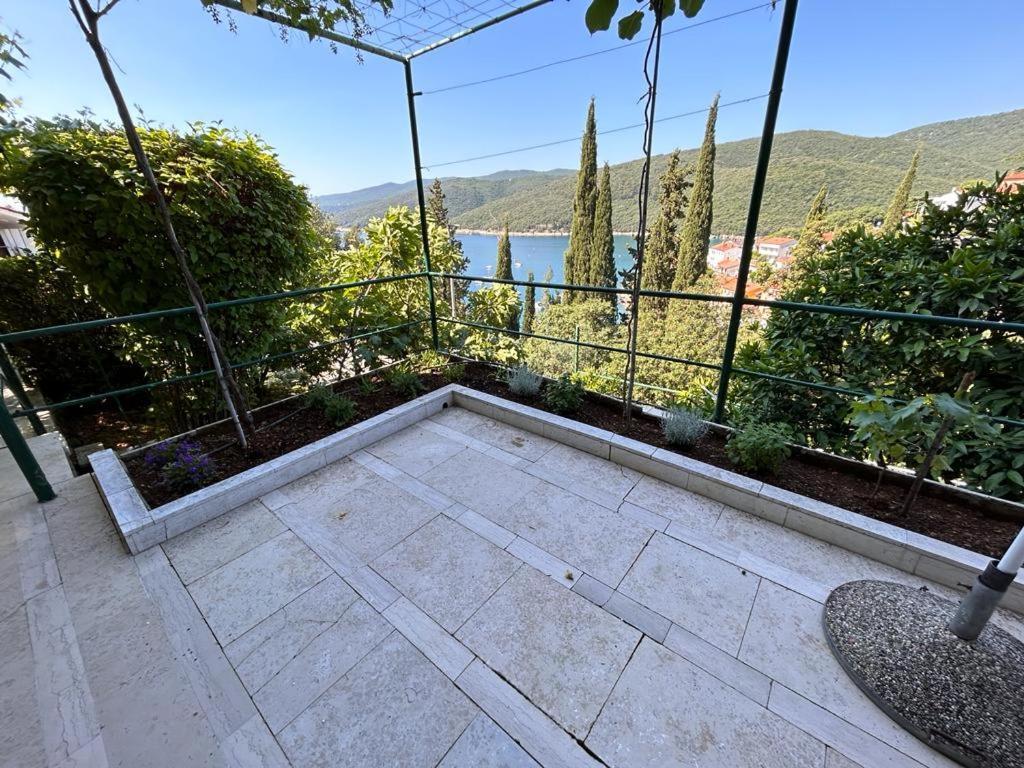 Apartment Near The Sea 650 Rabac Esterno foto